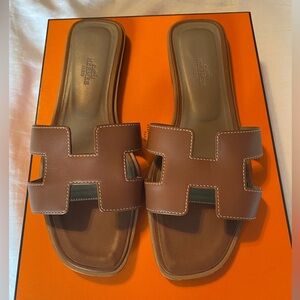 Hermes Oran Sandals, Gold size 38